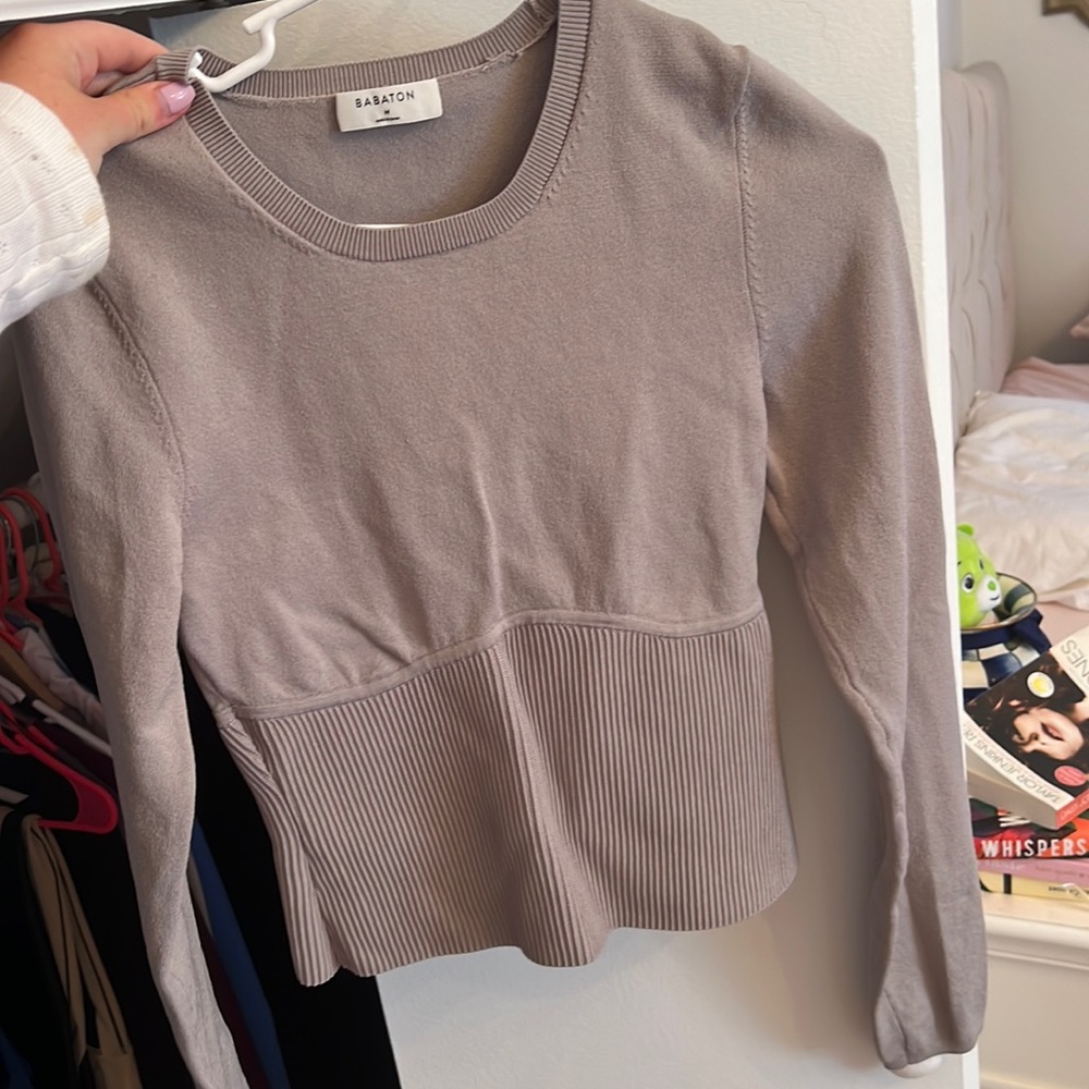 Aritzia Babaton long sleeved gray sweater